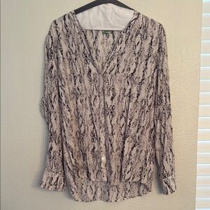 Women's Black and White Patterned Top